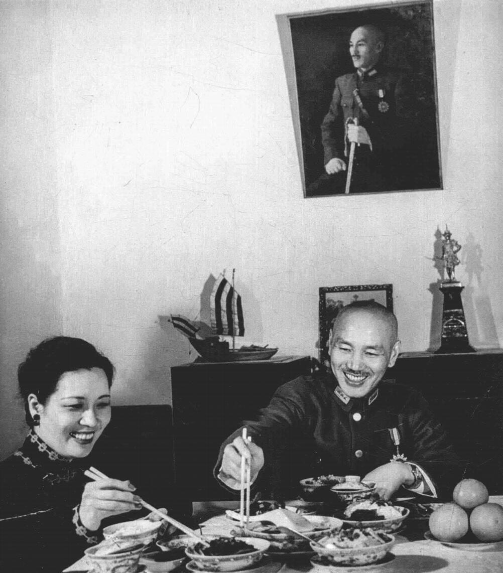 1941年的重庆，蒋介石和宋美龄。 ​​​