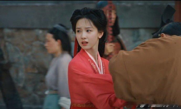陈都灵少女楚朝状态陈都灵翘楚少女状态很难想象她还能轻松拿捏青涩少女戏份，眉眼灵动