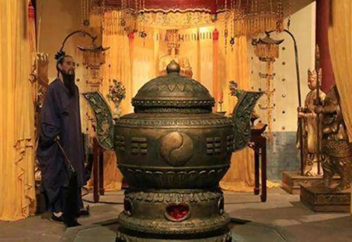 《雍正暴毙之谜：史料里藏着的真实死因——辟谣与反转》

雍正皇帝，清朝第五位皇帝