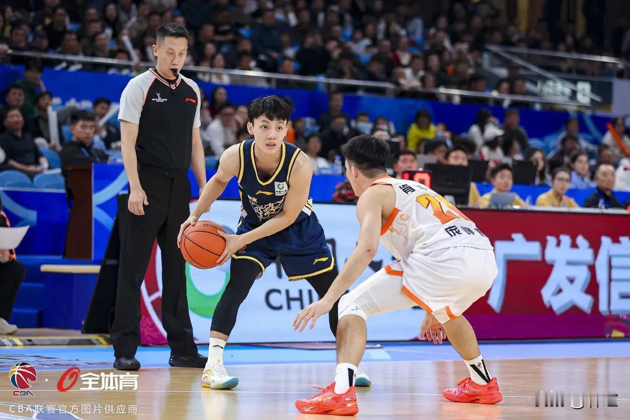 12月6日CBA俱乐部杯赛第四轮战绩如下：
    浙江广厦106比102胜山东