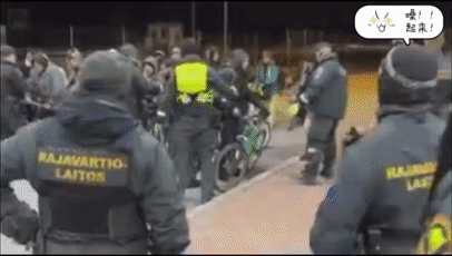 坚决堵在国门外。大批伊拉克叙利亚难民，想从俄罗斯尼里拉进入芬兰，结果芬兰边防警察