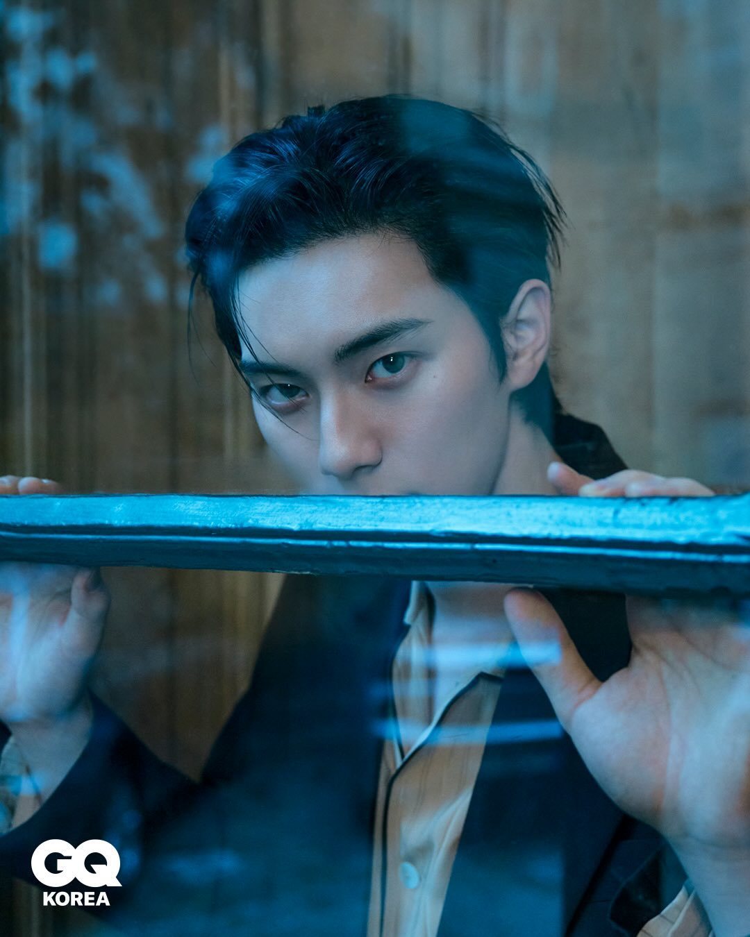 「 李彩玟 」x Saint LaurentGQ KOREA March Dig