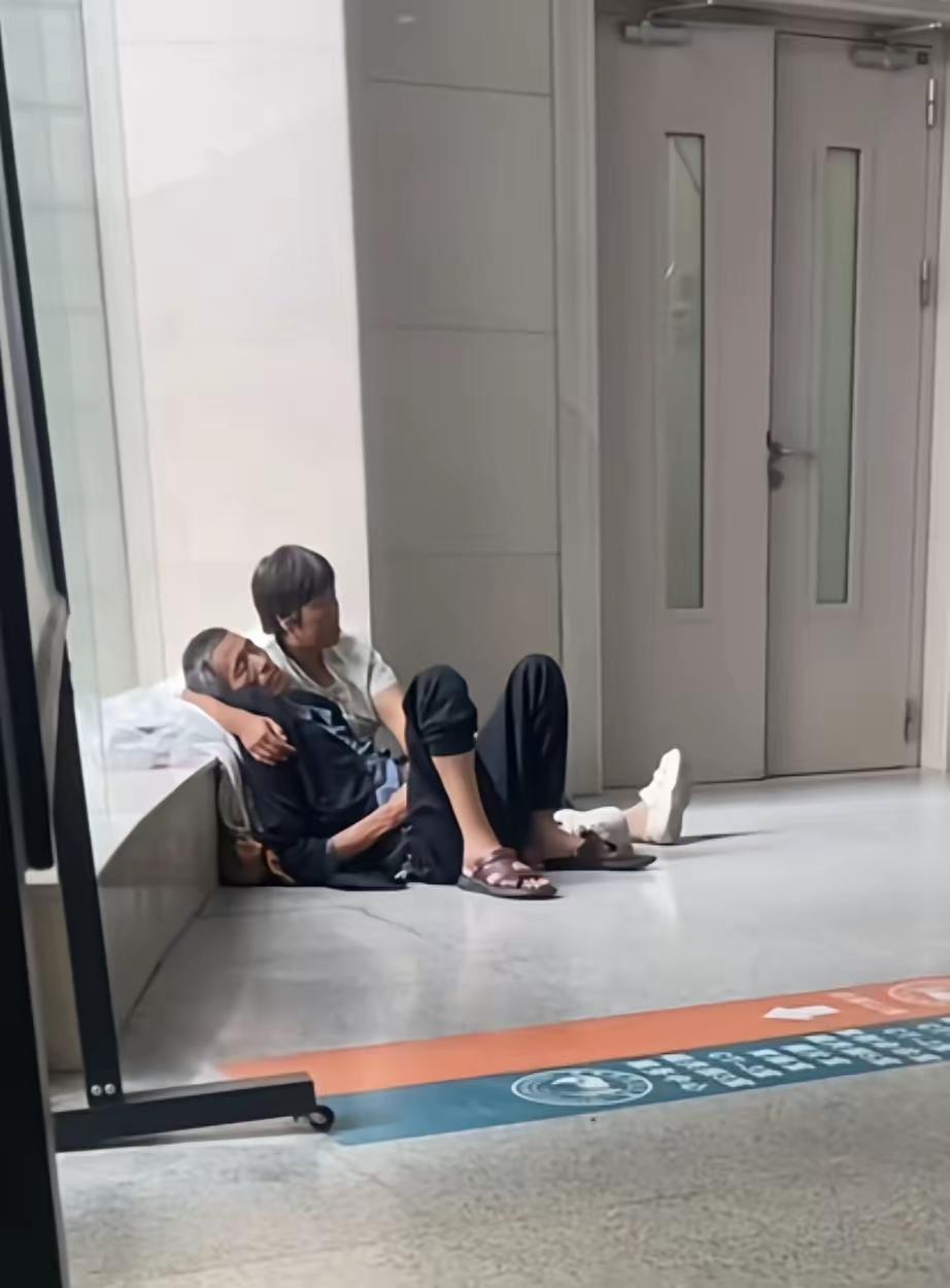 人生最后的时光，陪伴你的，一定是老伴儿。对老伴好点儿，你心里才不亏。其他人，不一