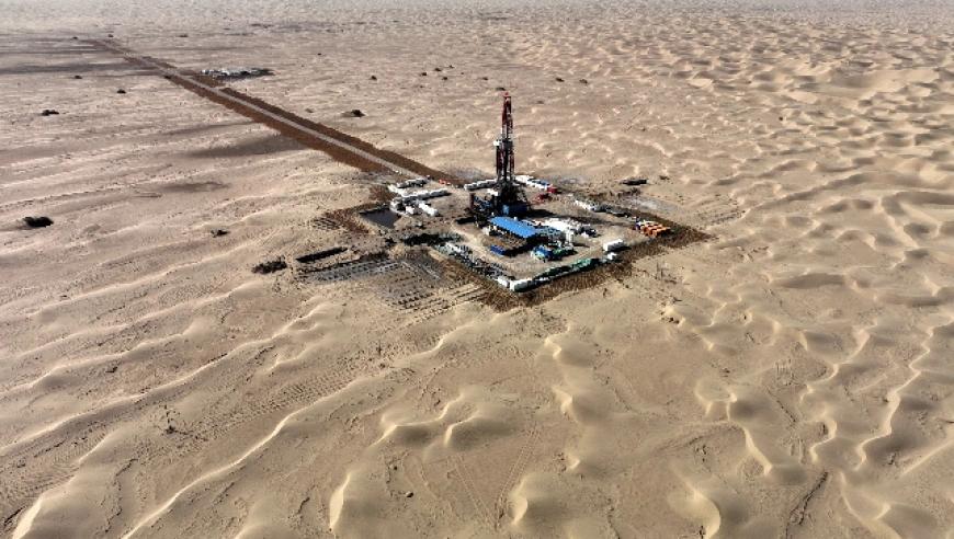 全球都在说能源转型，中国是全球最大的新能源车市场，光伏装机量年年破纪录。
按理说