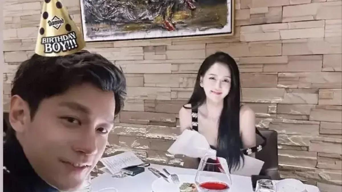 在温馨浪漫的氛围中，陈乔恩为心爱的老公Alan精心筹备了一场生日惊喜，两人甜蜜同