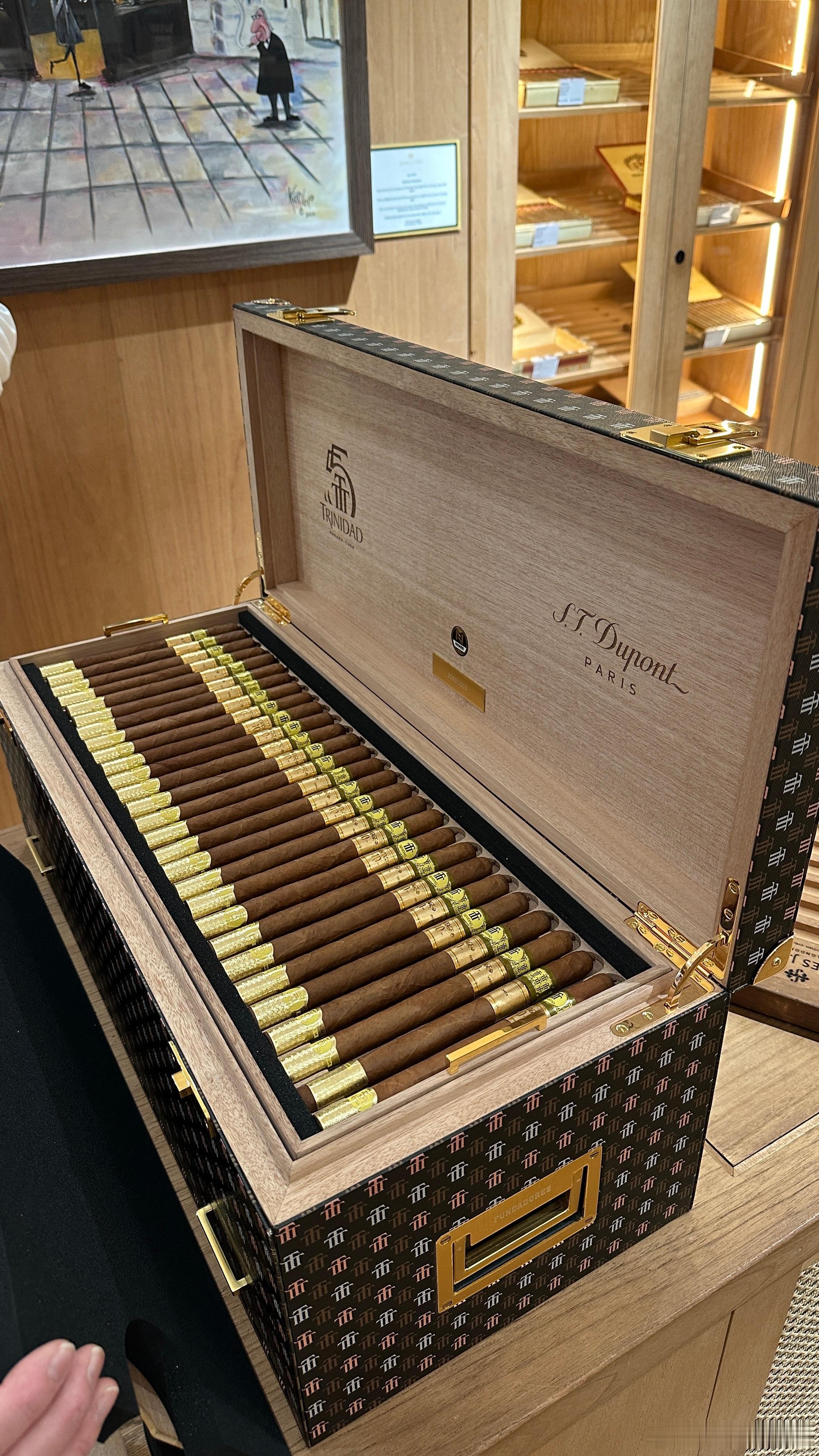 这张图里的茄子，连保湿箱+茄子，总价42.5万3T的55周年 Fundadore