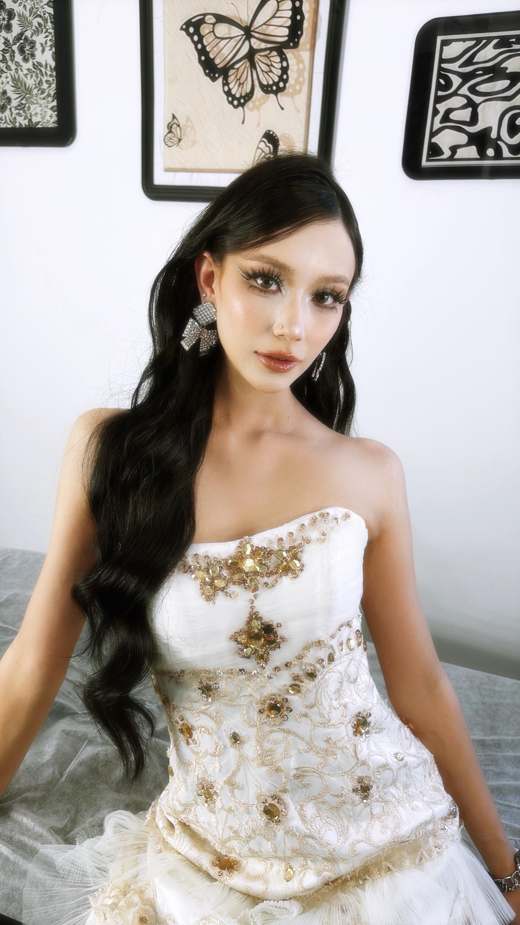 又是很完美的妆容