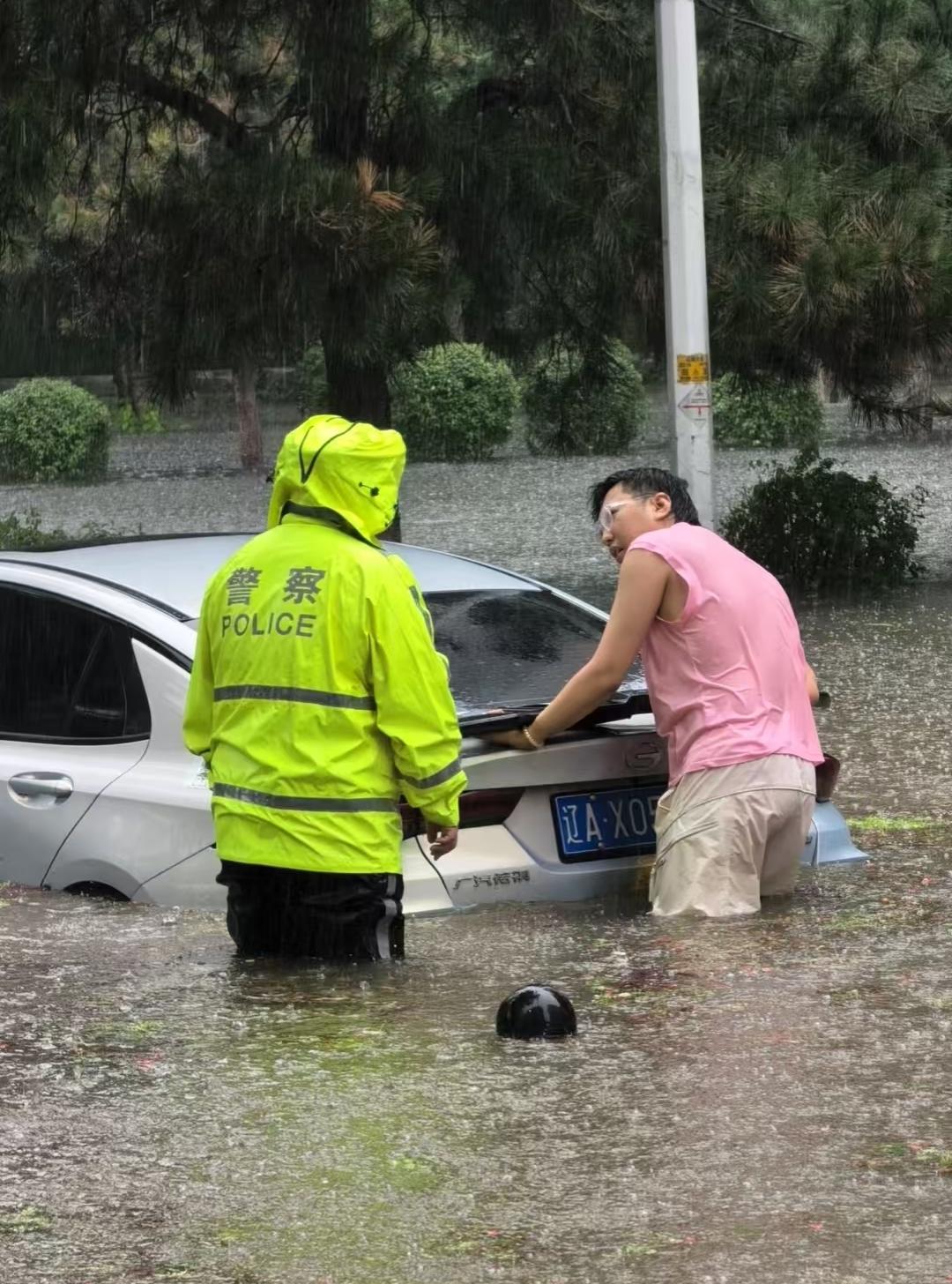 台风“巴威”深入内陆可太让人意外了！以往台风多是沿海的事儿，可巴威偏不按常理出牌