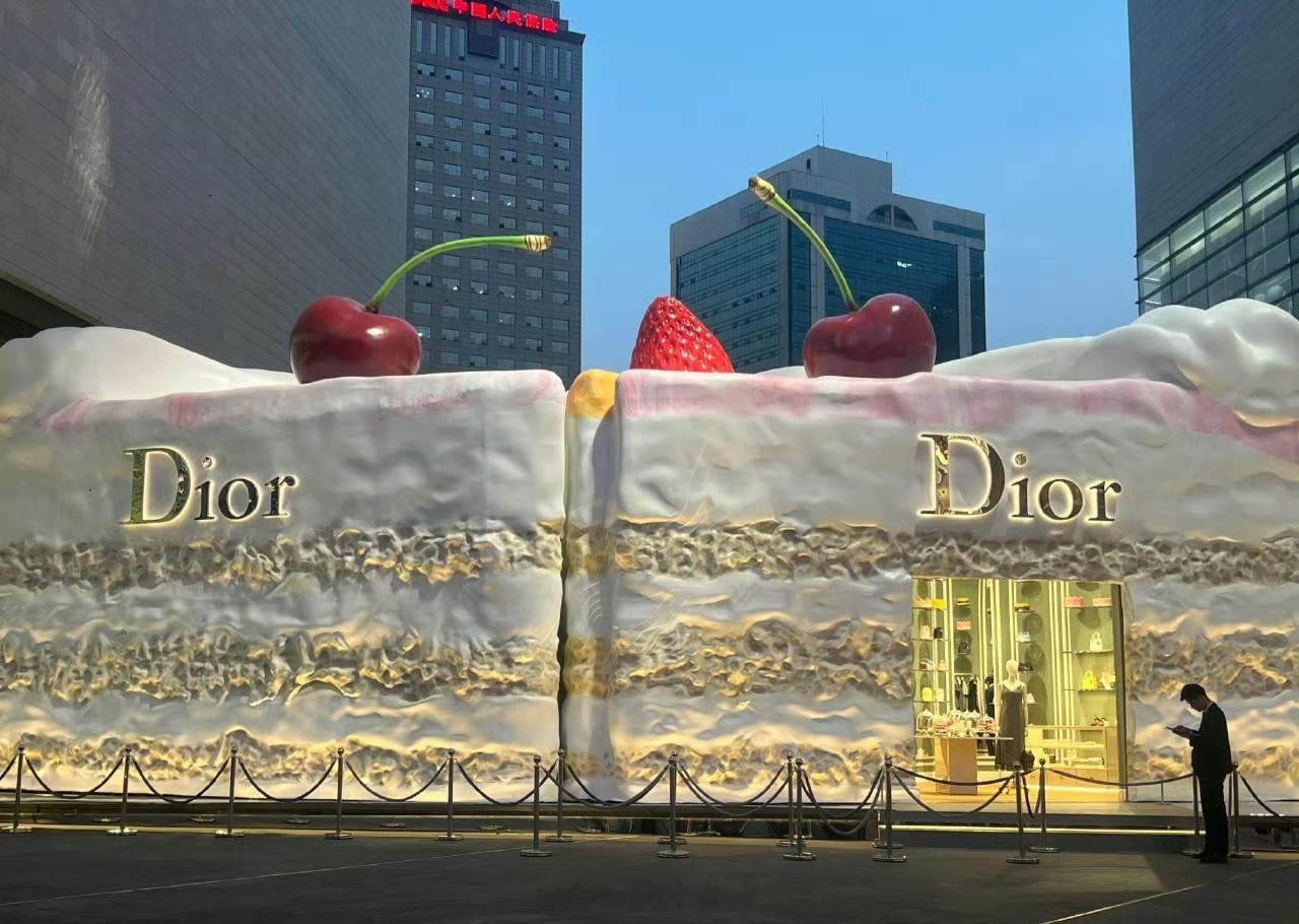DIOR南京德基28日活动场景搭建完毕，大家最期待谁 