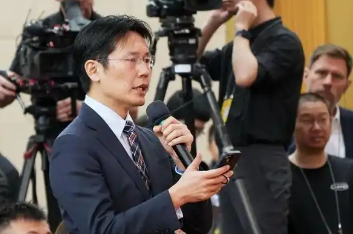 看看日本记者有多坏？在外交部7月1日的例行记者会上，有日本记者问，中国近期采取的