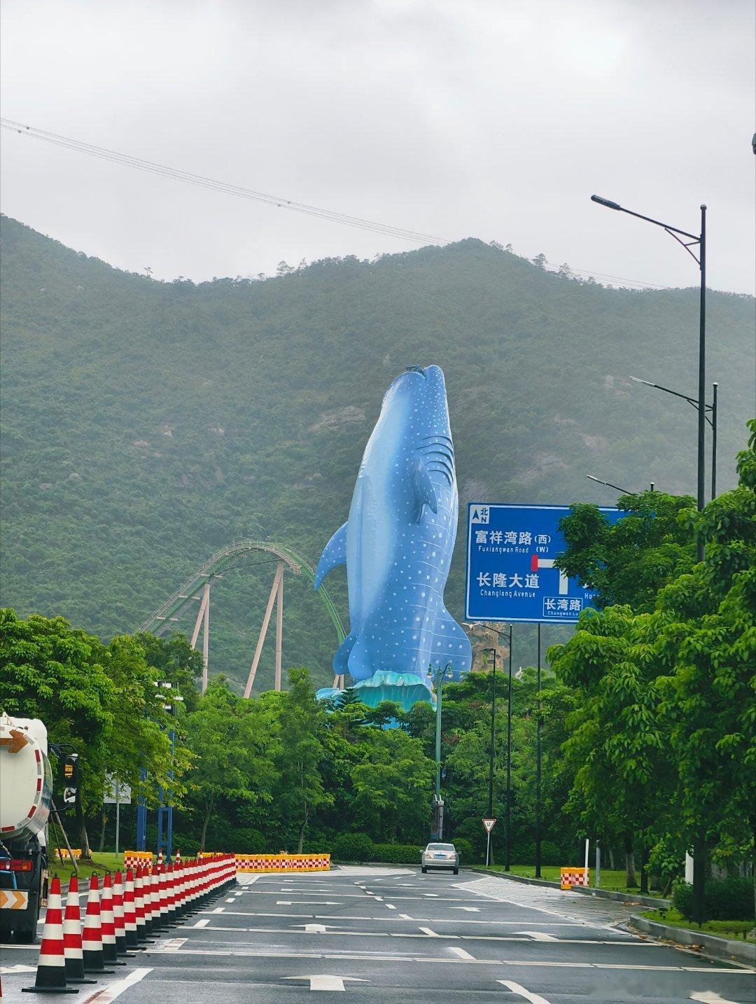 珠三角发展纵横观察录 基建强大的横琴岛，虽然烂尾楼不少，长隆缆车建好几年也不用，