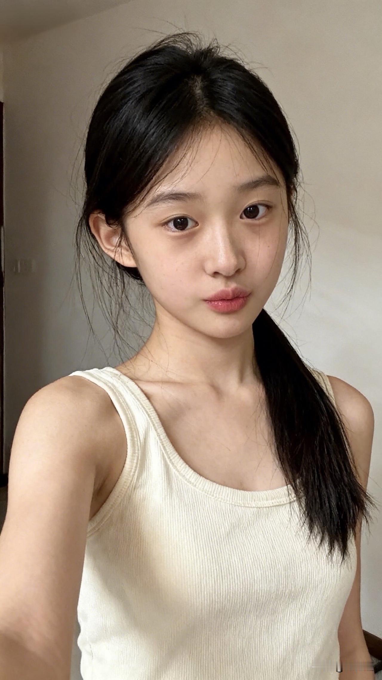 小姐姐一枚[比心]好看哒小姐姐 邻家美少女