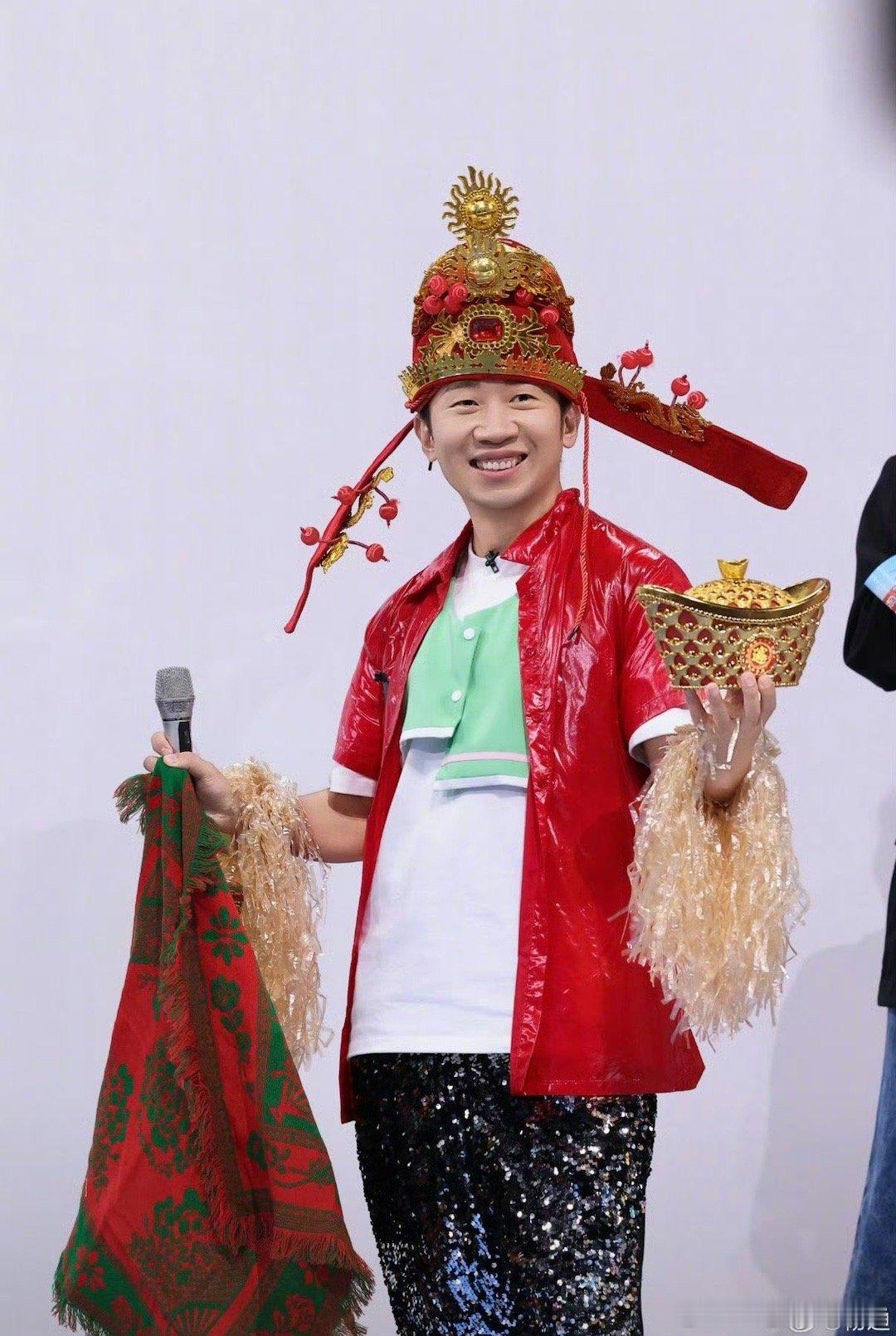 正式成为杨迪的唱跳粉 杨迪这波操作太圈粉了！从魔性抖舞到创意山歌，居然还有fre