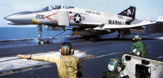 【1965年4月9日，F-4被歼-5逼得鬼打鬼】

美军全面介入越战后，出了对越