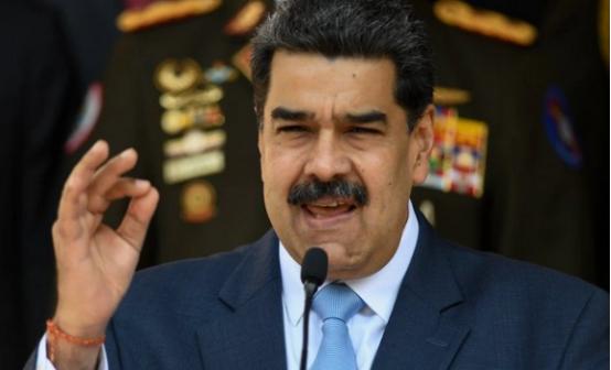 要是没有内部配合，美军行动不可能成功，所以还是委内瑞拉内部有人配合美军，否则美军