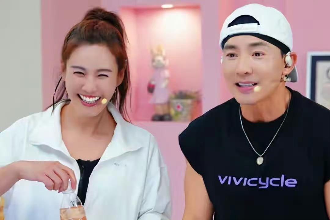 从顶流到“过气”！刘畊宏凉了？三千万人跳操的时代，为何说没就没了？
 
你还记得