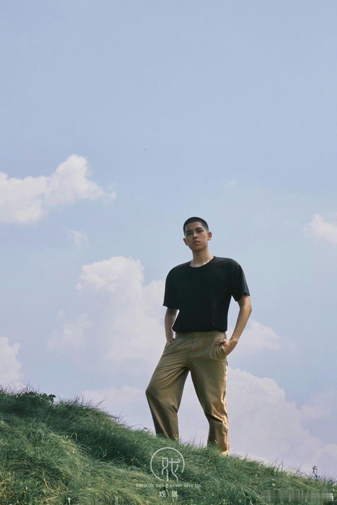 一年级的陈思成参加艺考 谁懂啊！看到艺考采访才发现是《一年级》的陈思成，从软萌小