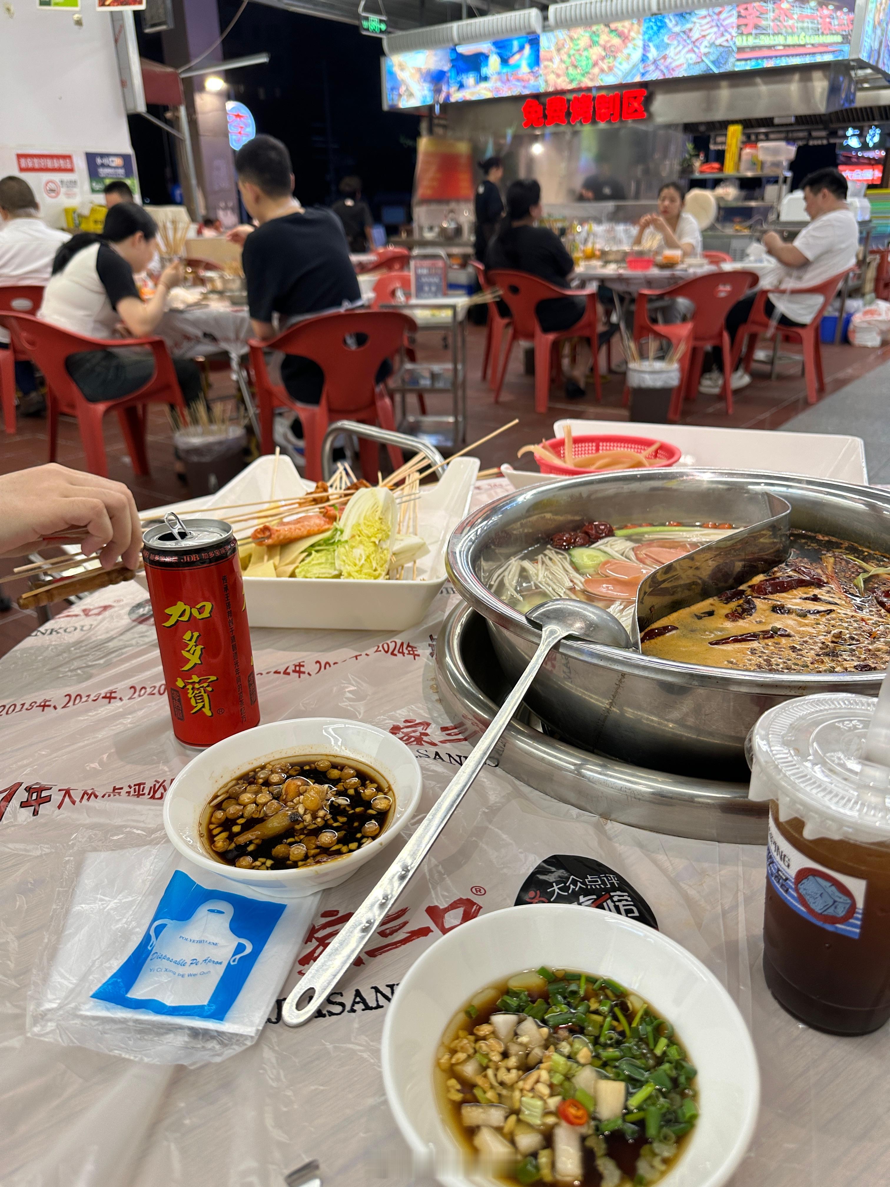 俺不中了[泪][泪]晚上吃完串串就开始牙疼现在还没发挥药效太痛苦了[跪了] ​​