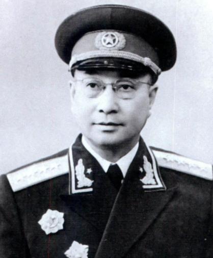 黄绍竑机场主动打招呼关心陈赓腿伤，陈赓当场收起笑容反问：老兄，这还用问吗？
19