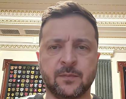 泽连斯基又发通报说，俄军凌晨对乌克兰发动了大规模无人机袭击，重点袭击了敖德萨市的