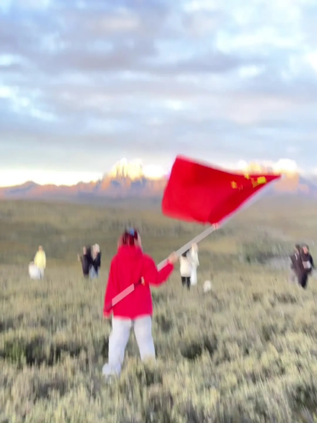 我追随的光̥ͦ，是五角的新光🇨🇳祝祖国生日快乐🎊