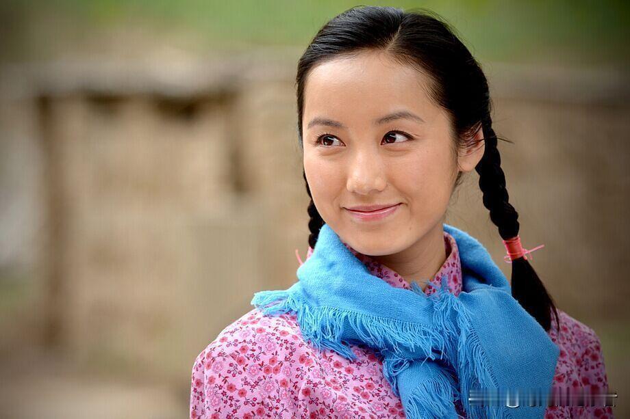 吕一不愧是学舞蹈的，这身材也是优美至极，贺秀莲是她塑造最成功的角色，吕一没有因为