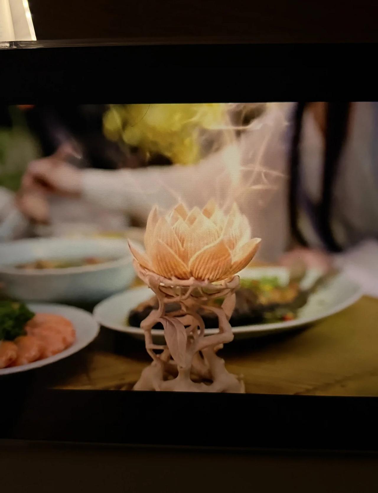 最晚看完沉香成毅老师虐没虐不知道 我被虐
看完眼泪汪汪流还好有番外安抚我的心🥹