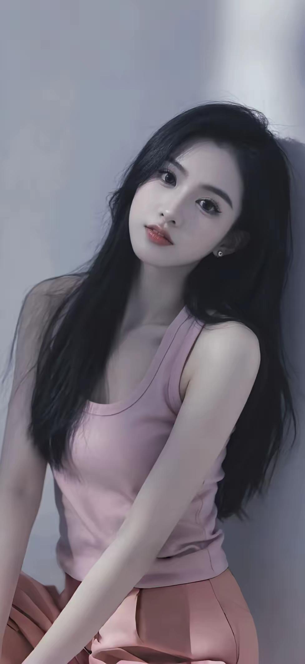 一个没钱的男人
和一个没有美貌的女人
会真实的看到
这个世界的本来面目。