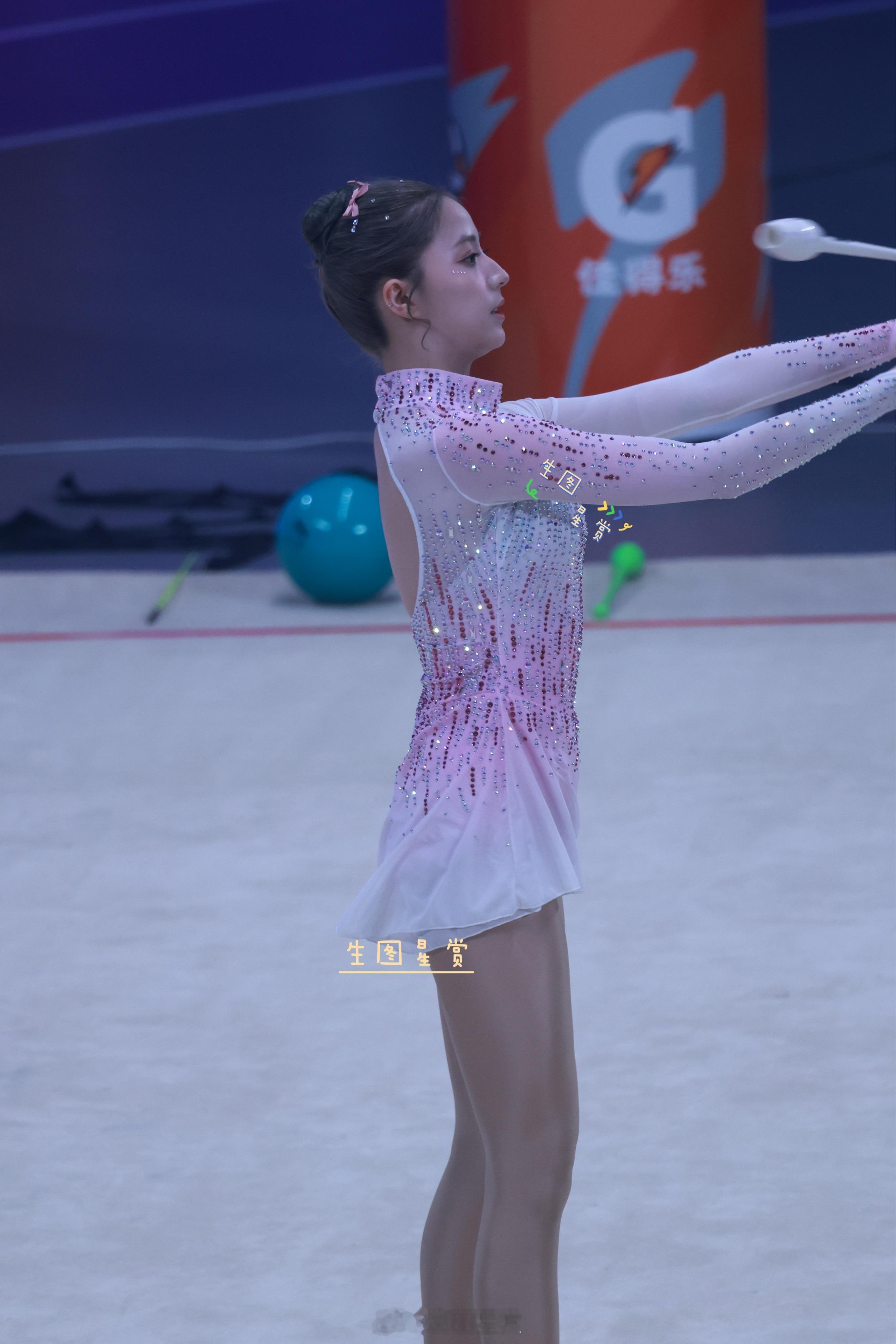 欧阳娣娣240829超新星艺体操表演，身姿轻盈，柔美惊艳🤸🏻‍♀️歐陽娣娣[