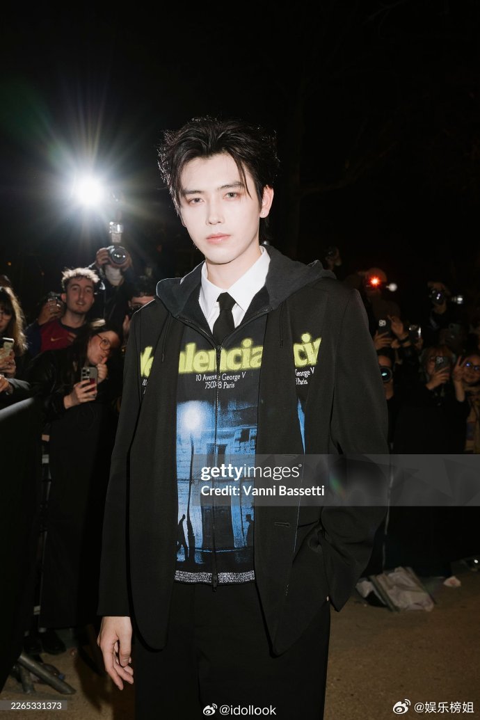 杨超越陈飞宇G社生图陈飞宇、杨超越巴黎时装周G社看秀生图，完美啊真的是什么都能h