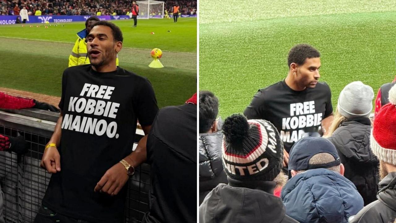 恩伦曼联对阵樱桃的比赛中，梅努的哥哥也来到现场观战，他身穿印有“放梅努离开”印字