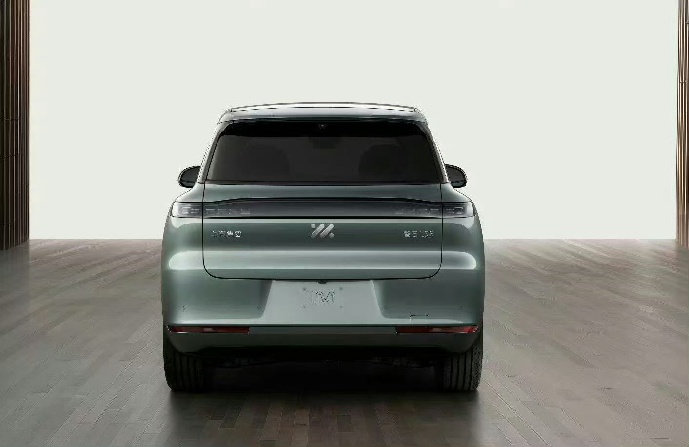 智己LS8入网，明年SUV市场真的是腥风血雨。 
