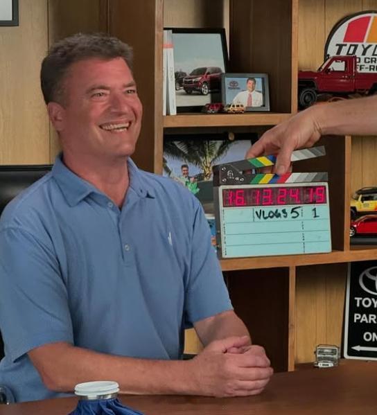 又一个老友记演员去世老友记莫妮卡医生男友扮演者去世 据报道，在《老友记》中饰演莫