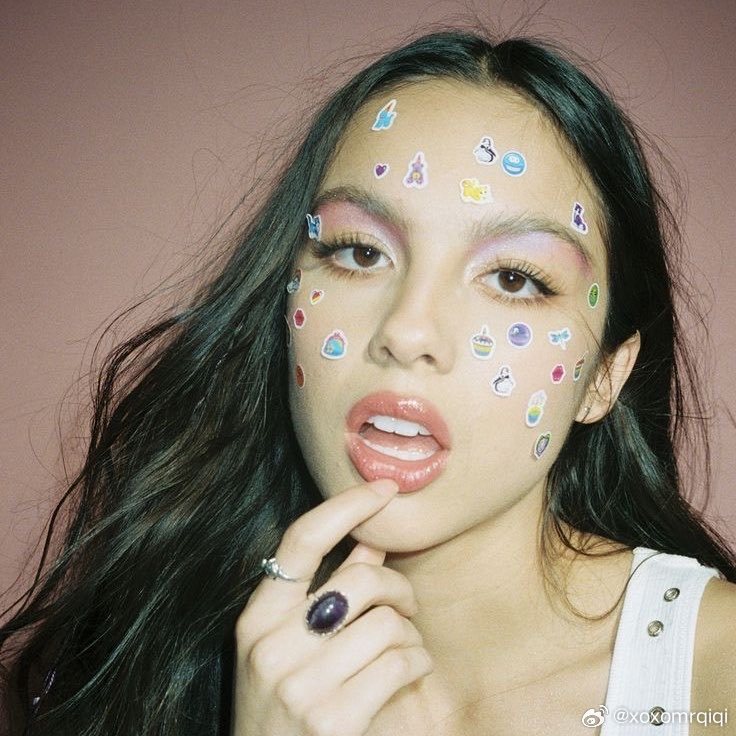 当Fantano询问Olivia Rodrigo，是否觉得自己爆红的速度来得太过