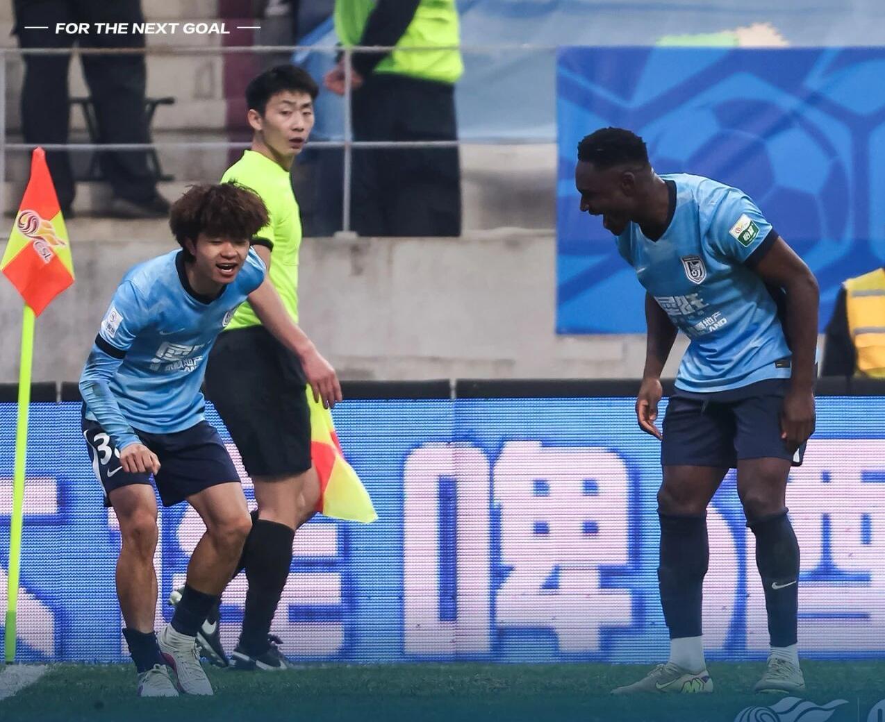 大连英博主场补时2-1绝杀河南，豪取联赛四连胜，排名升至中超第三！吕焯毅的精彩远