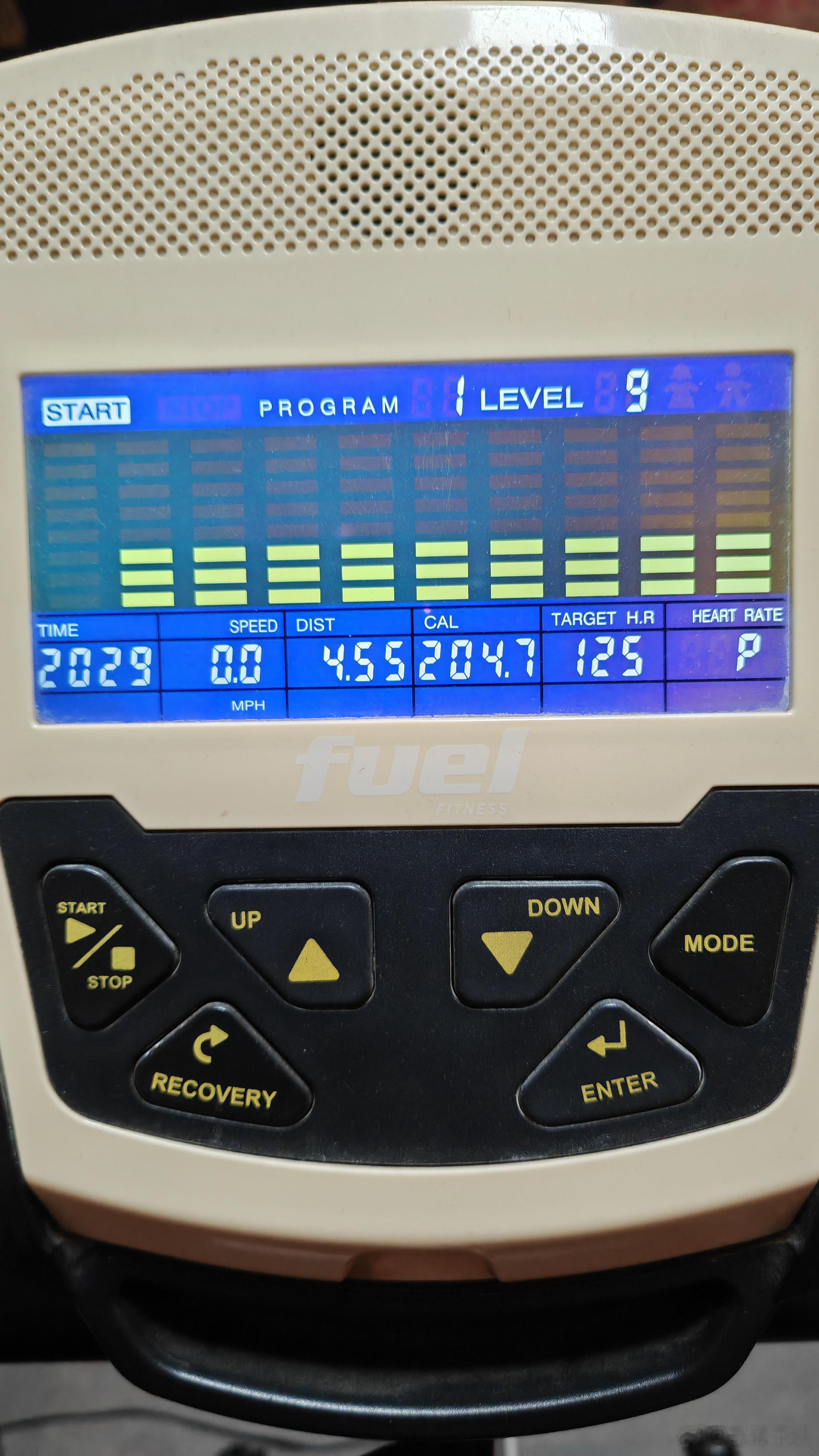 一座城，一印记20260205，第一次健身30个杠铃、压腿、20分钟骑行等等，脑