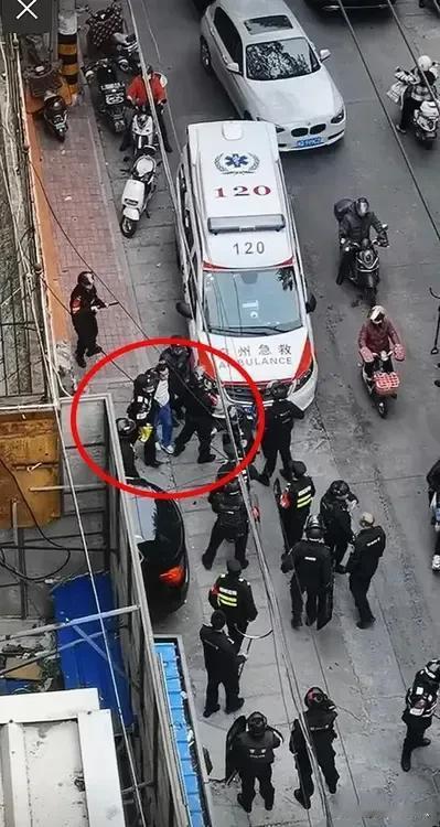 太可怕了，一名男子在朋友圈留下一句话“爱我的人和我爱的人永别了”，谁也没料到他会