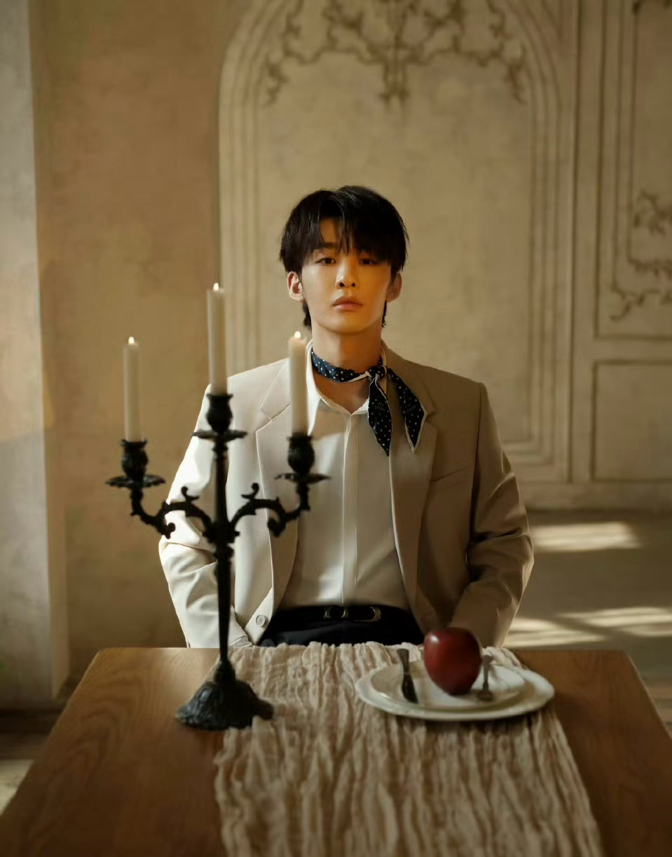 王赫野张碧晨字字句句已经三年了  王赫野上海收官场特邀嘉宾竟然是张碧晨，据说唱的