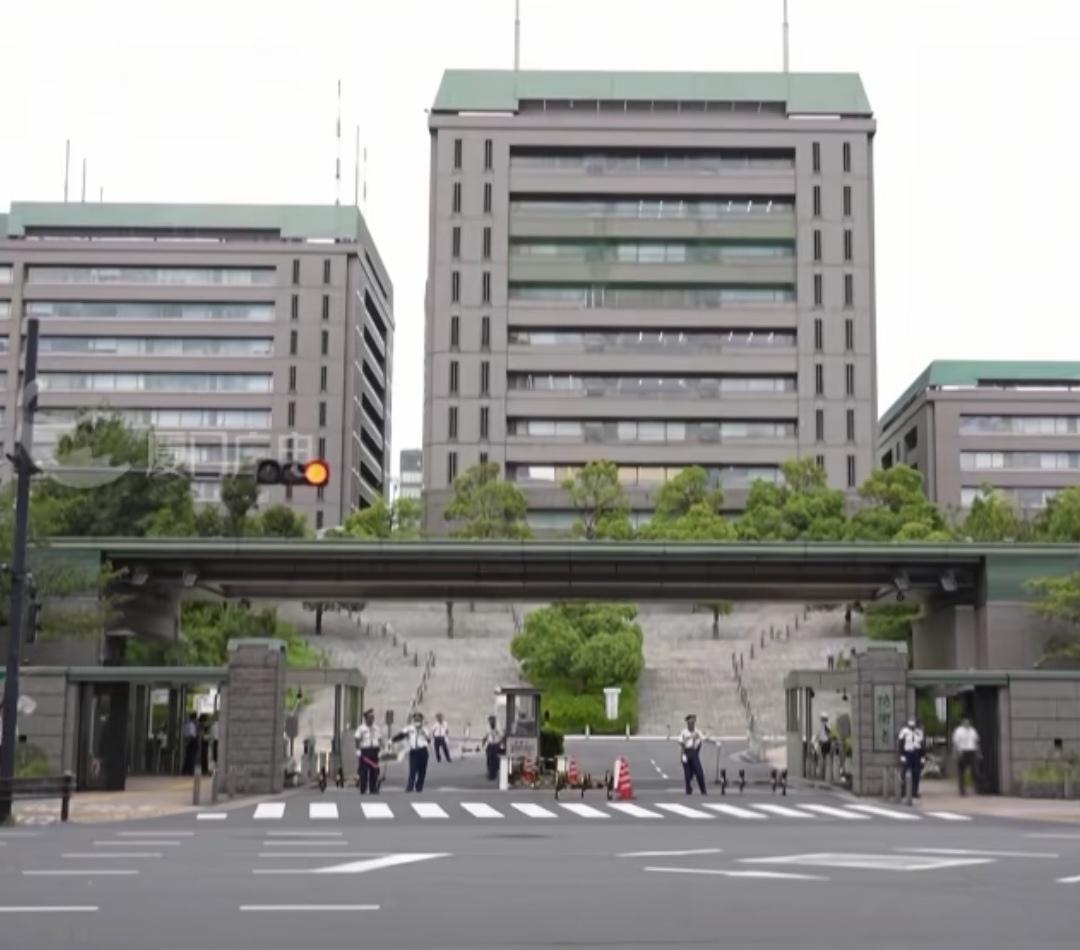 7月31日，日本新情报机构落地—日本国家情报局，同步启动国家情报会议。
这是战后