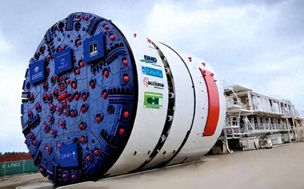 中国商家这次没惯着！广州出的两台盾构机，按合同该付尾款才能发，印度客户想先提货再