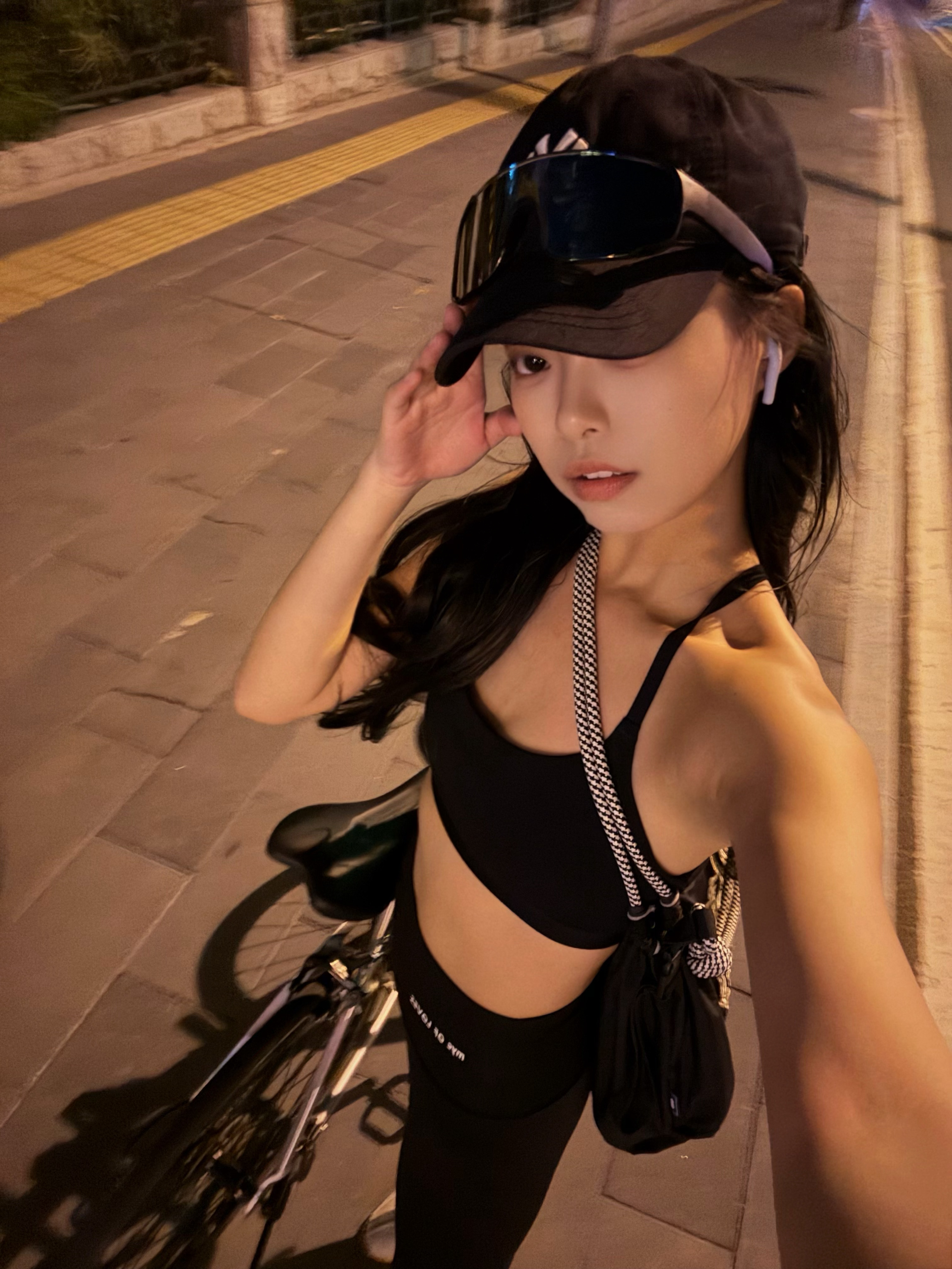 谁能拒绝一场酣畅淋漓的夜骑真的太爱夜晚骑行的自由感了，大一下学期的时候狠下心入手