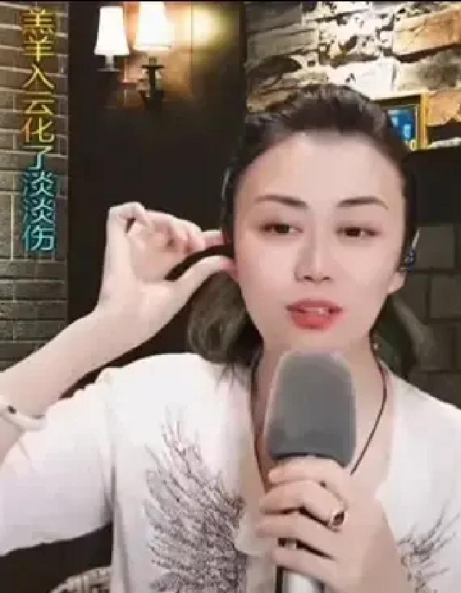 媛媛3号晚发了个一分钟视频，说越来越不想张嘴，怕说错被剪成对立靶子。

她直接表