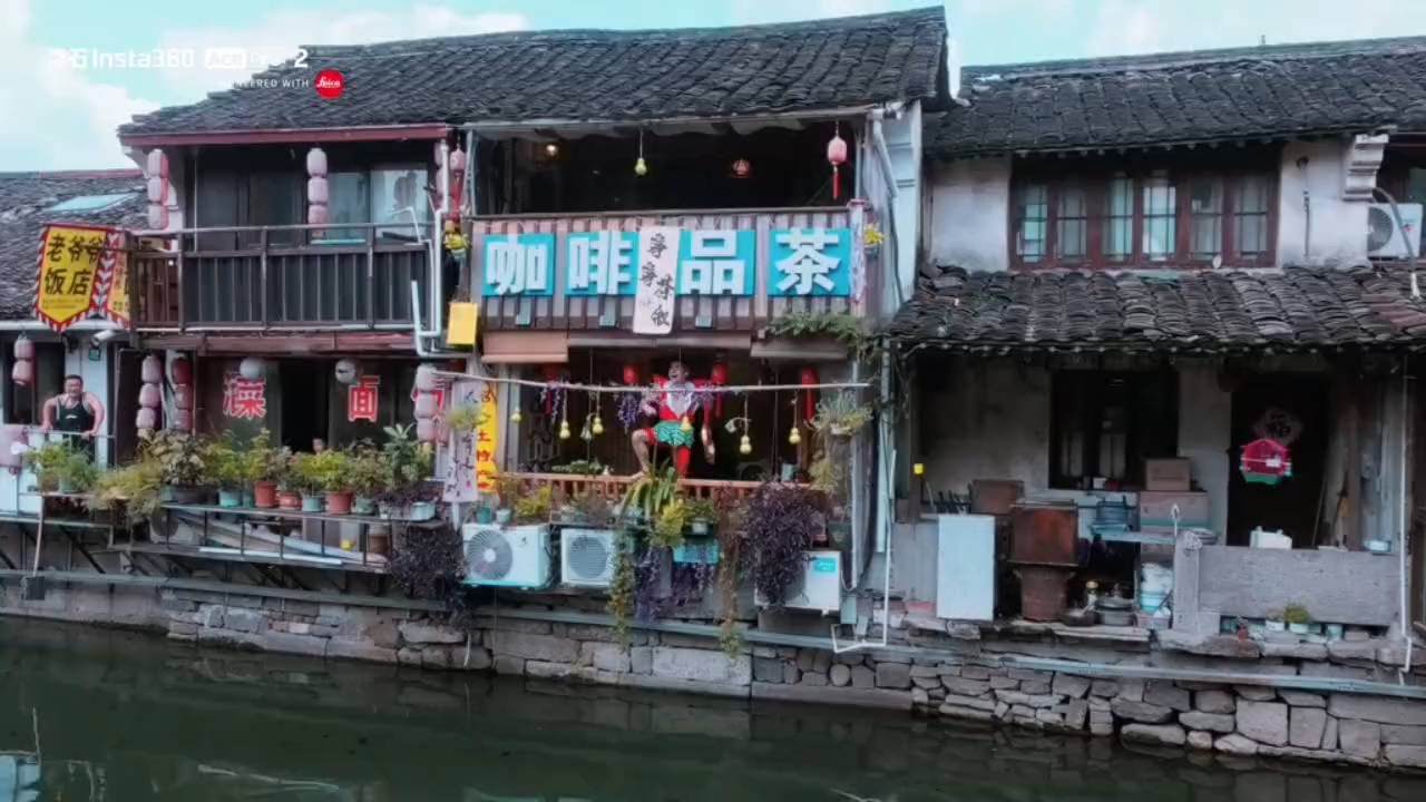 葫芦娃剪掉葫芦后，今天换的新地方