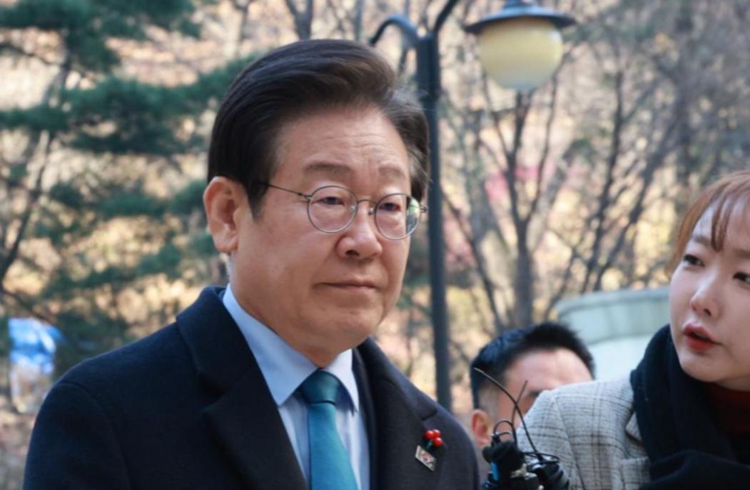 韩国政坛这回是真的要变天了！谁能想到，刚刚坐稳总统宝座的李在明，竟然在自己家里被