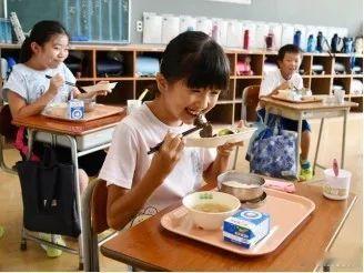 全国累计收购小麦超9000万吨日本学校午餐我想“上纲上线”一下：看完热搜想起咱自