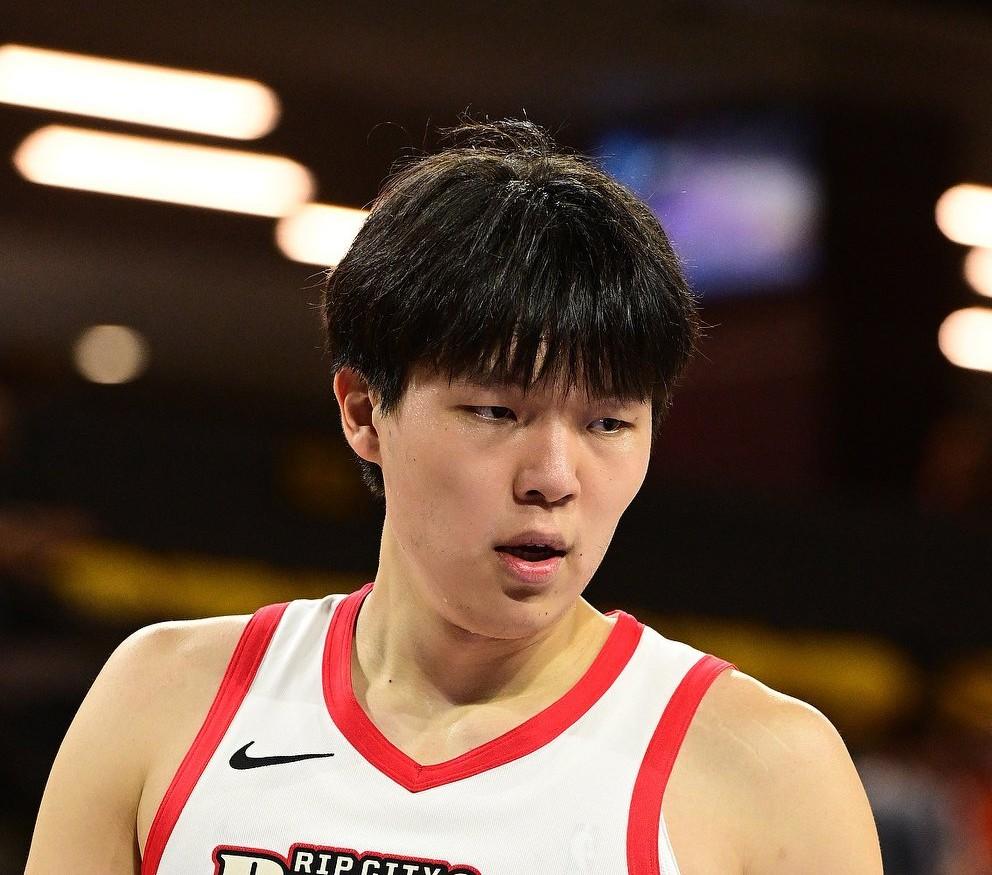 今天，开拓者球星杨瀚森在G联赛的比赛中砍下20分7篮板7助攻2抢断2盖帽的数据，