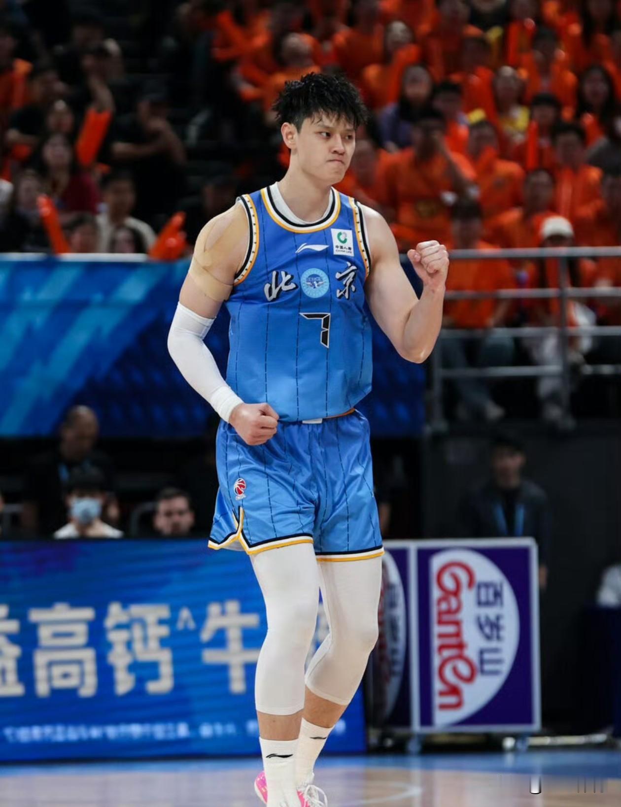 今天早晨刚刚宣布中国男篮5人离队了下午就补召了3名球员进队，新晋进入国家队名单是