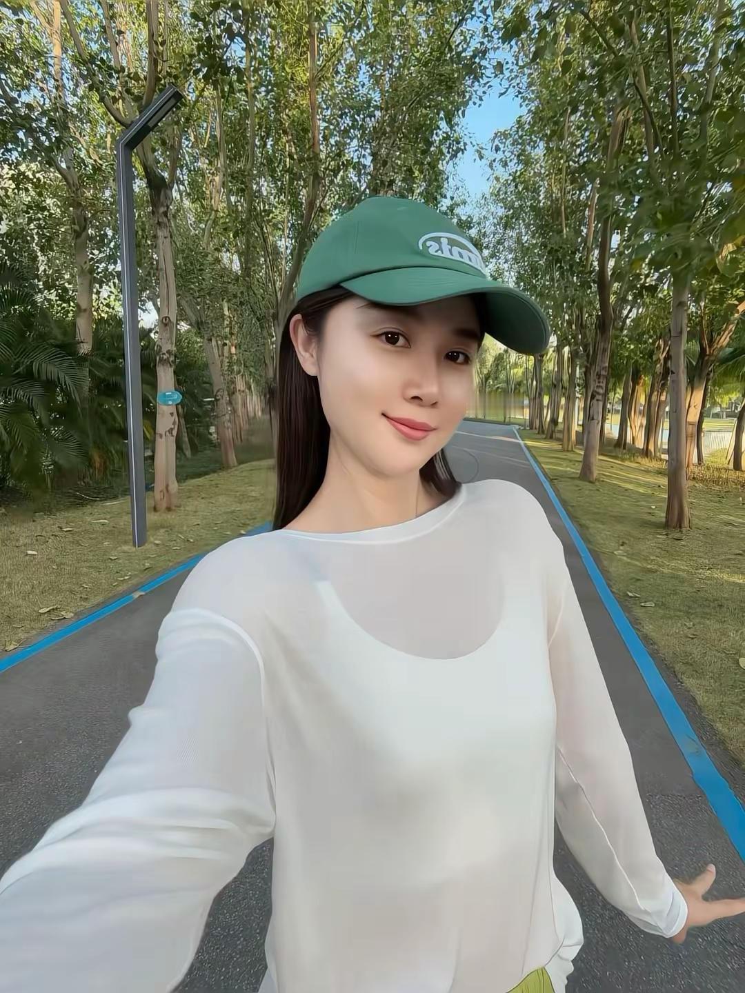 三十六岁后 胶原退场 骨相登场 各有风姿 何惧时光。