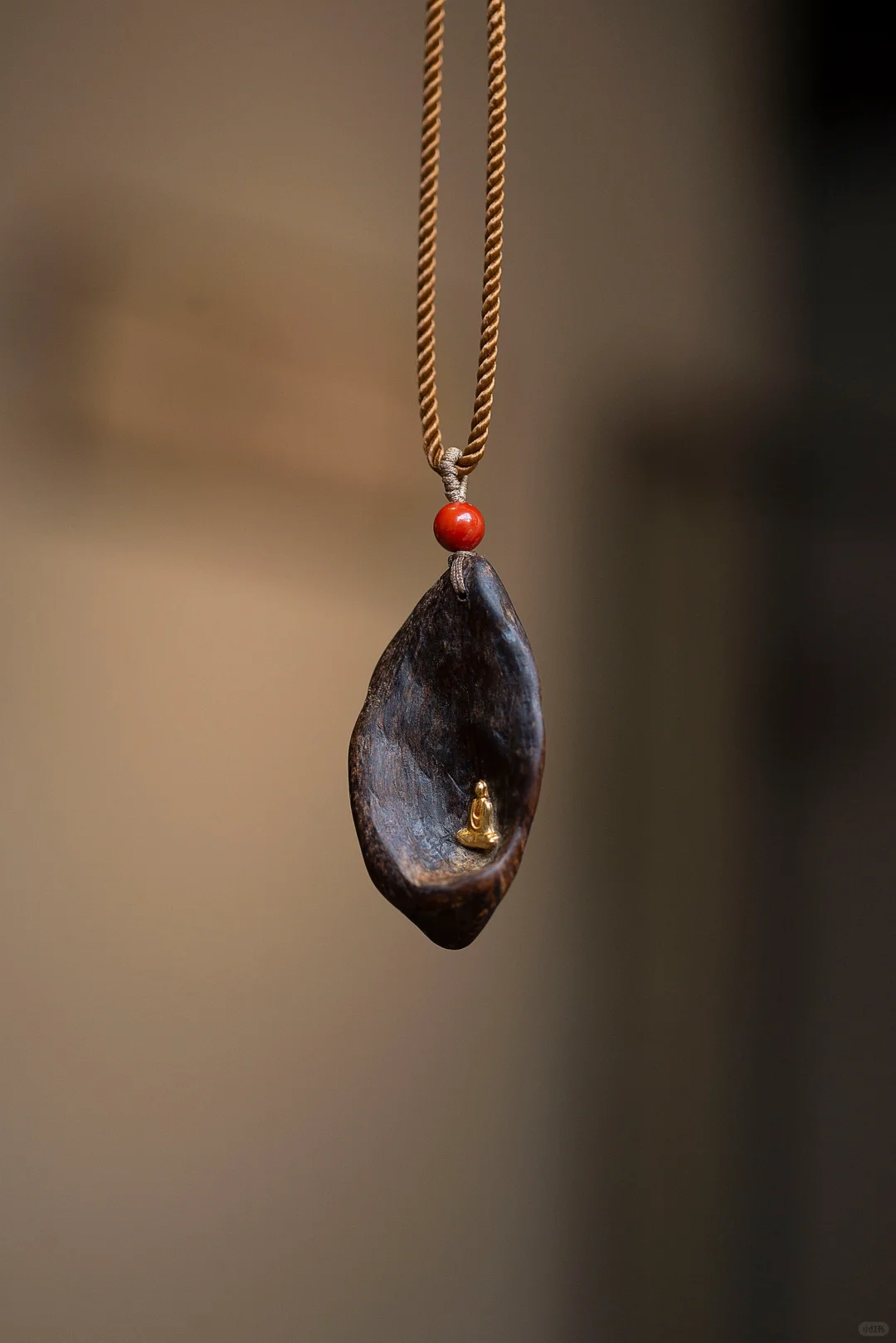 可以一直传承的沉香吊坠，带香气的护身符