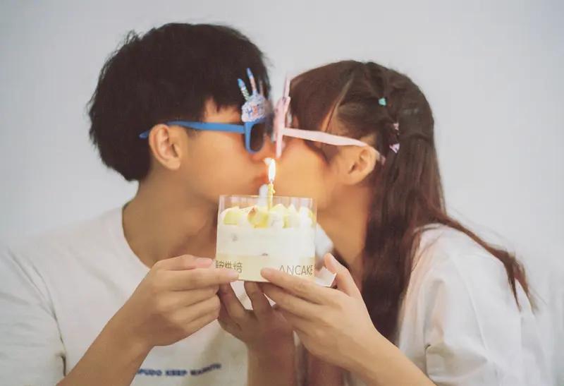 生日同天的日常分享
今天是什么日子？祝你生日快乐。
我俩生日是同一天，不知道大家